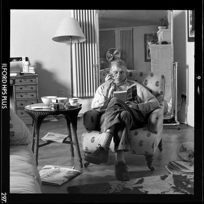 David Hockney, ‘Pensive at Home’ © Carolyn Djanogly at Proud Galleries, London